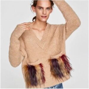 Zara Beige Tan V-Neck Fuzzy Fur Pocket Accent Relaxed Fit Sweater size M NWT